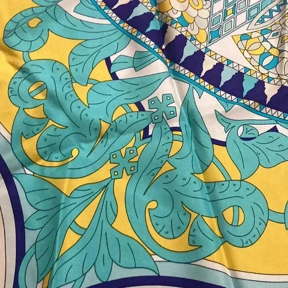NWT Authentic Emilio Pucci Large Silk Made in Italy Fashion Abstract Scarf - Picture 6 of 8